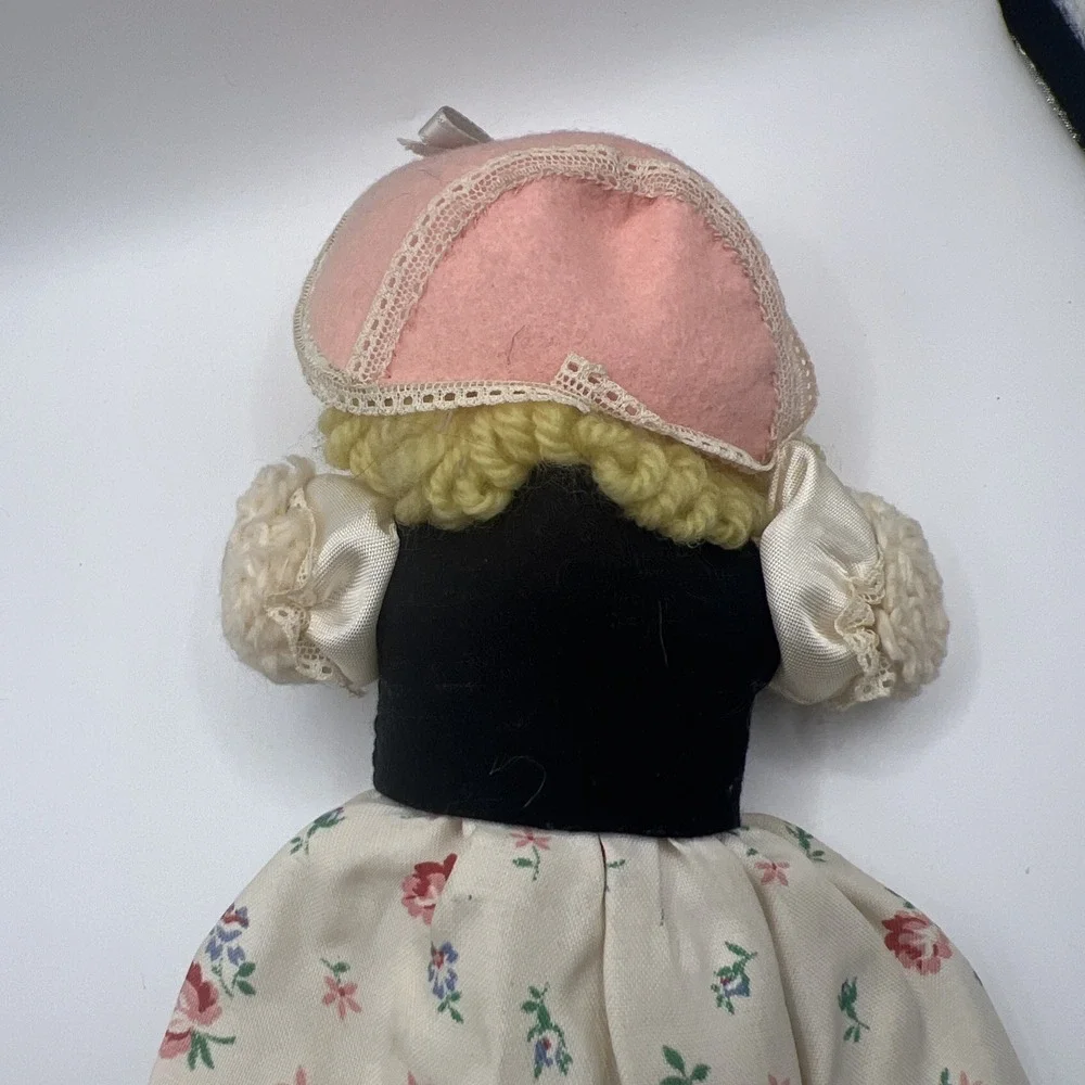 Handmade Dutch Doll‎